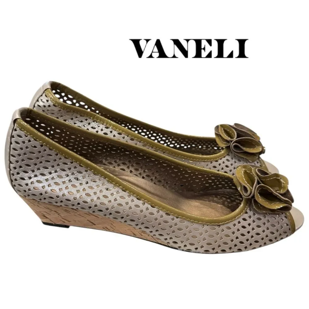 New Vaneli Bernice Sand Nappa Peep Toe Wedges 9 9N